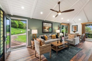 Smart TV - International Colony Club 28 Remodeled 2BD Cottage in Kaanapali (Lahaina)