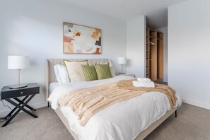 4 quartos, ferros/tábuas de passar roupa, Wi-Fi, roupa de cama