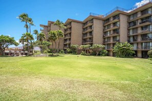 Exterior - Hip Hawaiian Oceanfront Vistas (Kihei)