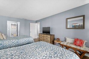 1 bedroom, bed sheets - Lazy Lagoon by Avantstay Pool + Resort Access (Panama City Beach)