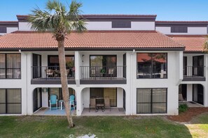 Interior - Lazy Lagoon by Avantstay Pool + Resort Access (Panama City Beach)