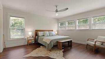 2 bedrooms, iron/ironing board, WiFi, bed sheets