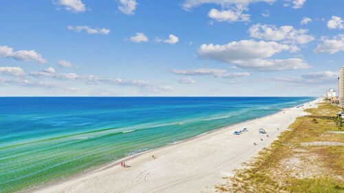 Fontainebleau 706 by Avantstay Beachfront+views