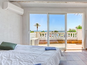 4 habitaciones, escritorio, tabla de planchar con plancha y wifi 