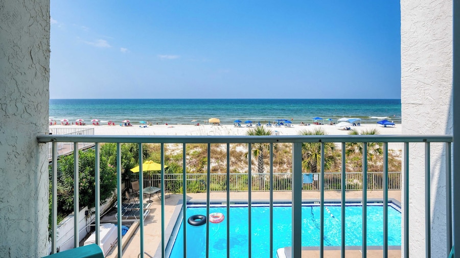 Sun-kissed by Avantstay Beachfront Access