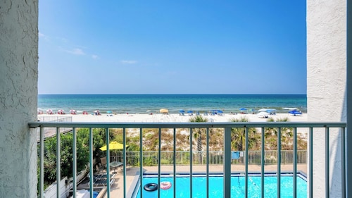 Sun-kissed by Avantstay Beachfront Access