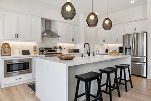 Private kitchen - Casa Platino, Luxury PGA West home with Pool (La Quinta)