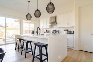 Private kitchen - Casa Platino, Luxury PGA West home with Pool (La Quinta)