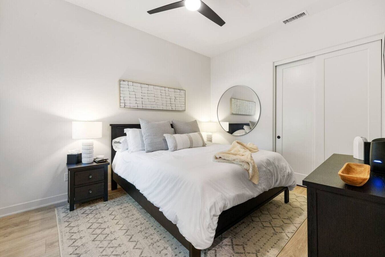 Desk, free WiFi, bed sheets