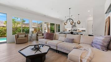 Smart TV, oficina, impresora