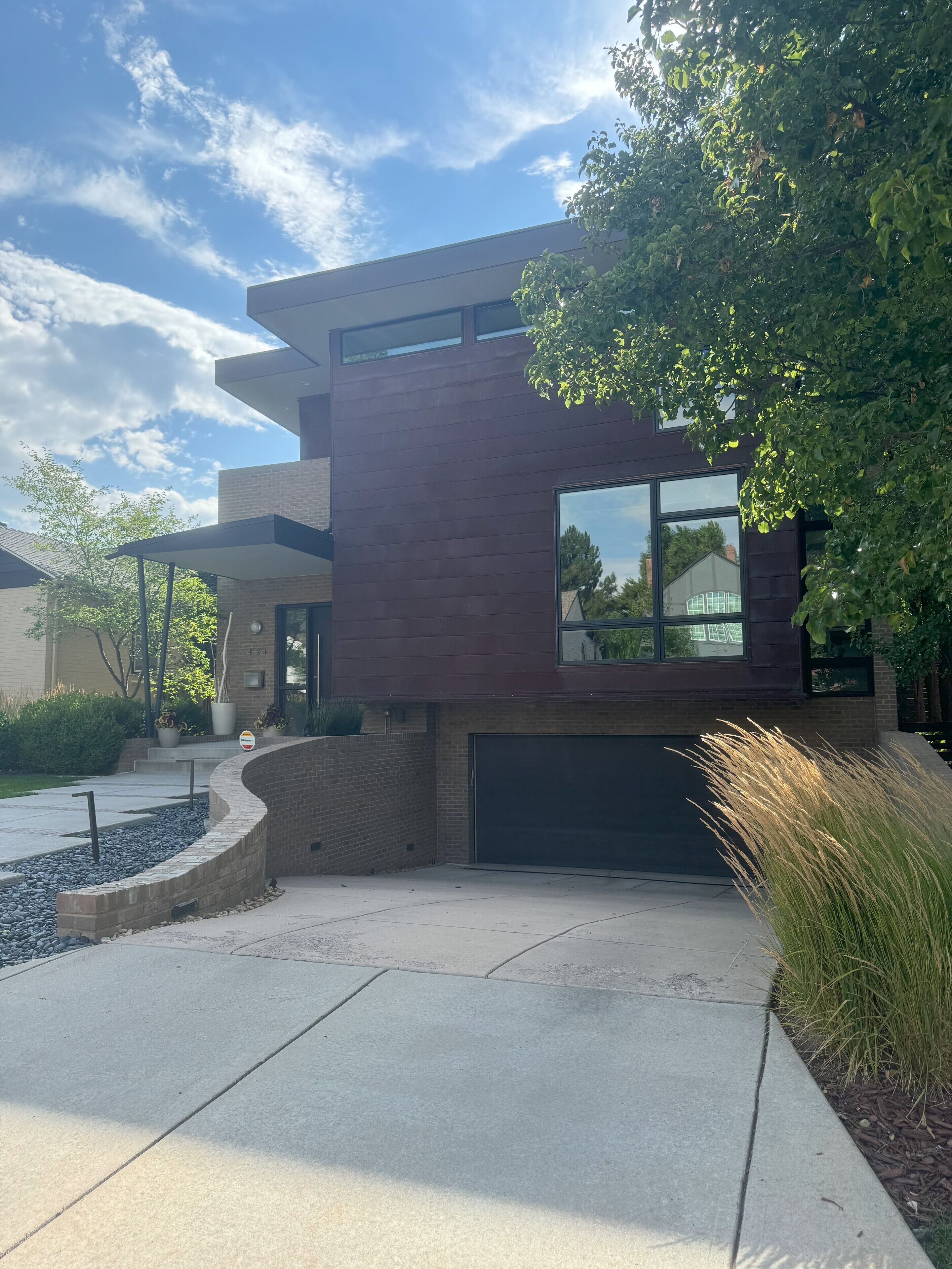 Artistic and Modern 3-bedroom house with art studio and open creative space 