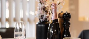 Spacious 3-bed Retreat 1min to Mall @SunnybankHill