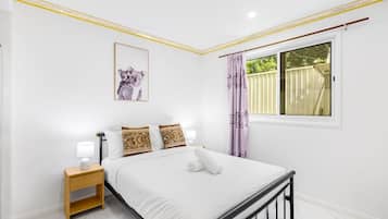 2 bedrooms, WiFi, bed sheets