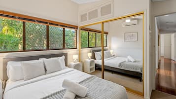 4 chambres, bureau, fer et planche à repasser, Wi-Fi gratuit