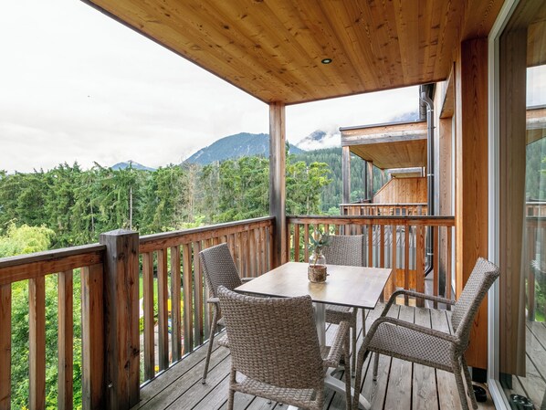 屋外ダイニングエリア