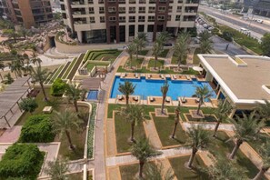Apartment | 2 bedrooms - Manzil - 2BR Home With Waterfront Views in Palm (Dubai)