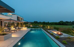 A heated pool - Amazing home in Nova Vas with sauna (Nova Vas)