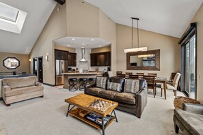 Smart TV, fireplace, DVD player, books