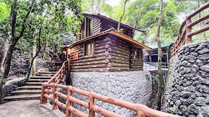 Exterior - House with hot pool and forest view, Baguio. Tuba, Benguet. (Tuba)