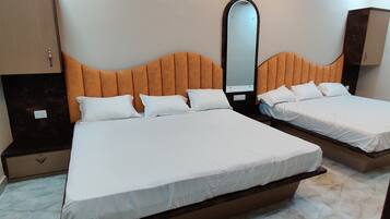 9 bedrooms, iron/ironing board, WiFi, bed sheets