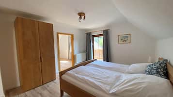 1 bedroom, bed sheets