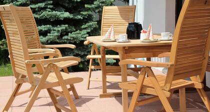 Ferienwohnung 'Villa Hilde' mit Bergblick, privater Terrasse und Wi-Fi