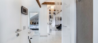 Apartment 'Luxusapartment Mit Balkon' with Balcony, Wi-Fi and Air Conditioning