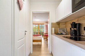 Interior - Studio Apartment 'Auszeit Am Fluss - Donau' with Balcony (Obernzell)