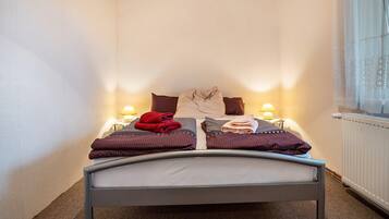 1 bedroom, free WiFi, bed sheets