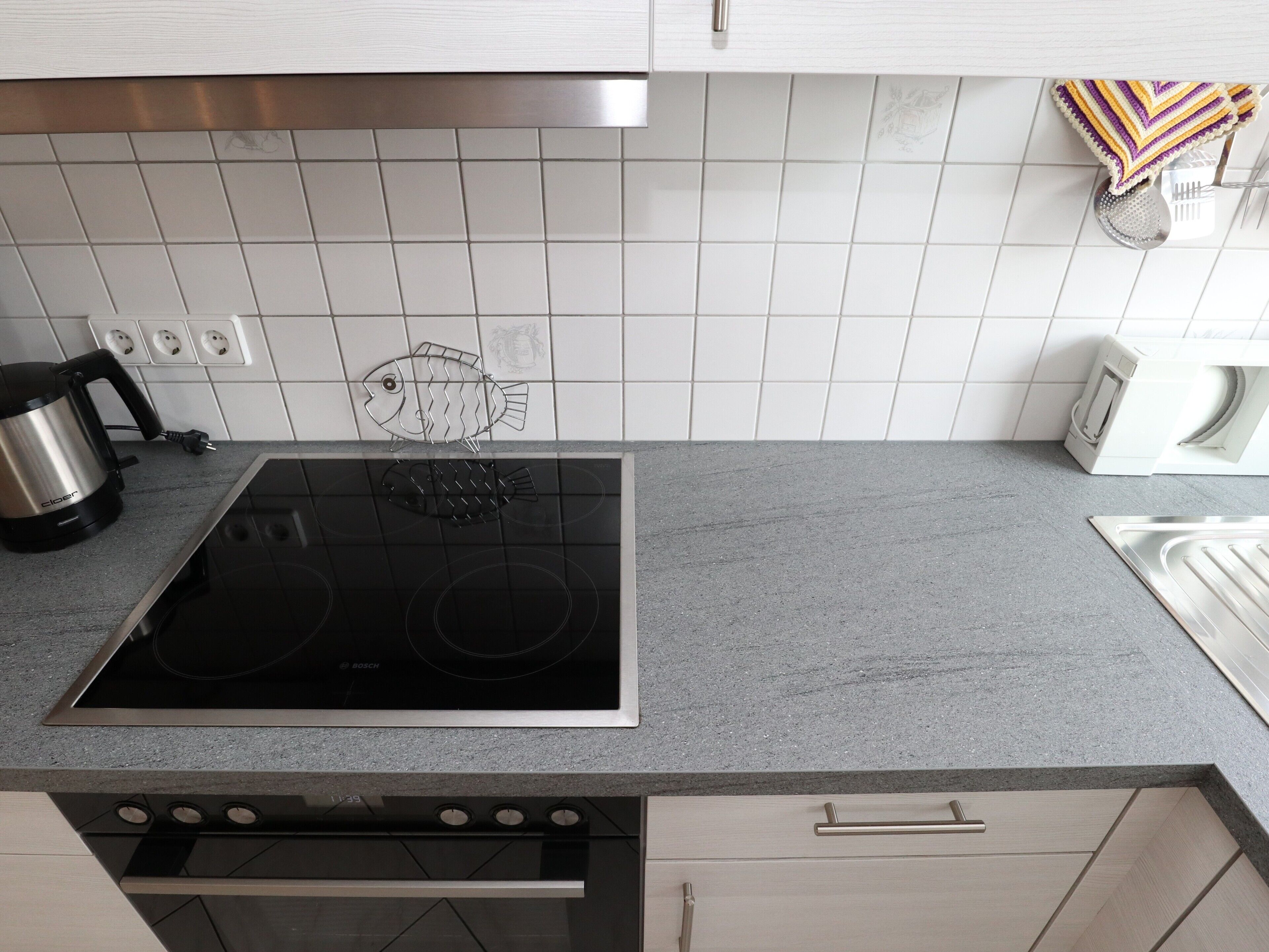 Køleskab, mikrobølgeovn, ovn, kogeplade