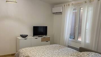 1 bedroom, iron/ironing board, WiFi, bed sheets
