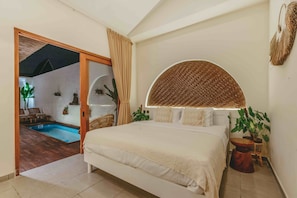Villa Premium, vistas a la piscina | 2 dormitorios, ropa de cama de alta calidad, colchones viscoelásticos