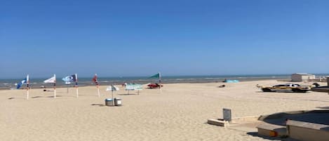 Una playa cerca