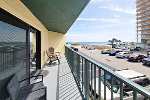 Terrace/patio - FREE DAILY ACTIVITIES-Fresh/Newly Renovated Sunglow Unit-Steps 2 Beach-Htd Pool-Hot Tub-Next 2 Pier! (Daytona Beach Shores)