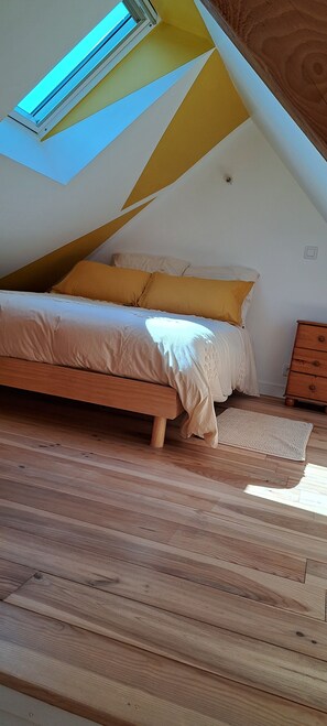 1 bedroom, free WiFi, bed sheets