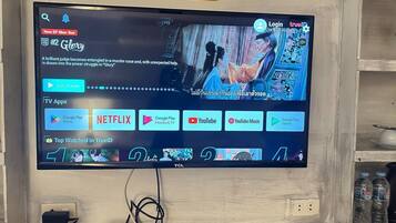 In-room safe, iron/ironing board, free WiFi, bed sheets