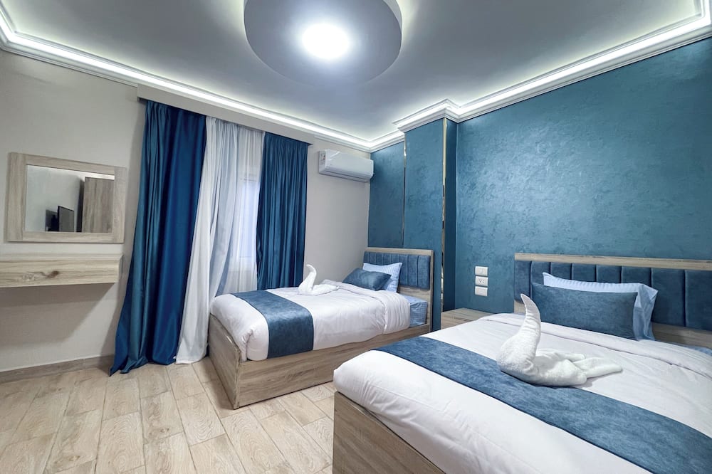 Pulse Pyramids Hotel