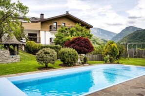 Pool - Apartment 'Vernatsch' with Mountain View, Shared Pool and Wi-Fi (Barbiano)