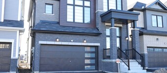 Only 10 Mins From Niagara Falls