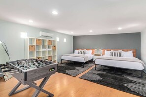 7 camere, una scrivania, ferro/asse da stiro, culla da viaggio