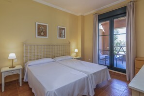 2 dormitorios, tabla de planchar con plancha, wifi gratis y ropa de cama