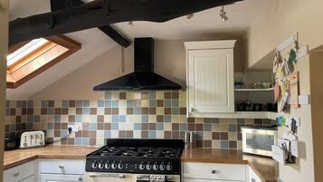 Cottage | Dapur pribadi | Lemari es, microwave, oven, dan kompor