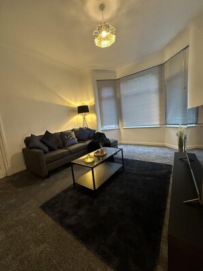 Hus | Oppholdsområde | TV