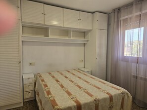 2 bedrooms, iron/ironing board, travel cot, WiFi - Superior apartment with communal pool (VC)