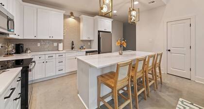 Acadian House-Cajun Country Gem-King Bed-Fast WiFi