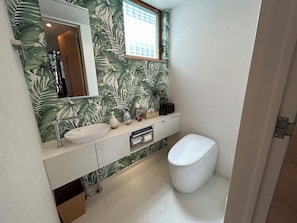 Vil·la prèmium | Bany | Combinació de dutxa i banyera, assecador de cabells, sabatilles i bidet