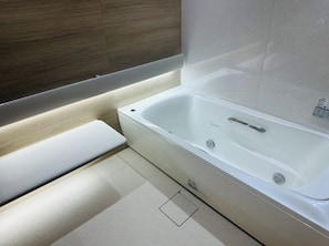 Vil·la prèmium | Bany | Combinació de dutxa i banyera, assecador de cabells, sabatilles i bidet