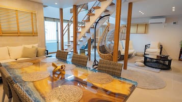 Premium Villa | In-room dining