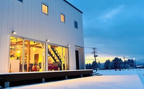 Superior Villa, Non Smoking, Mountain View | Desk, laptop workspace, soundproofing, iron/ironing board - Farm To Table NORICHIE (Senboku)