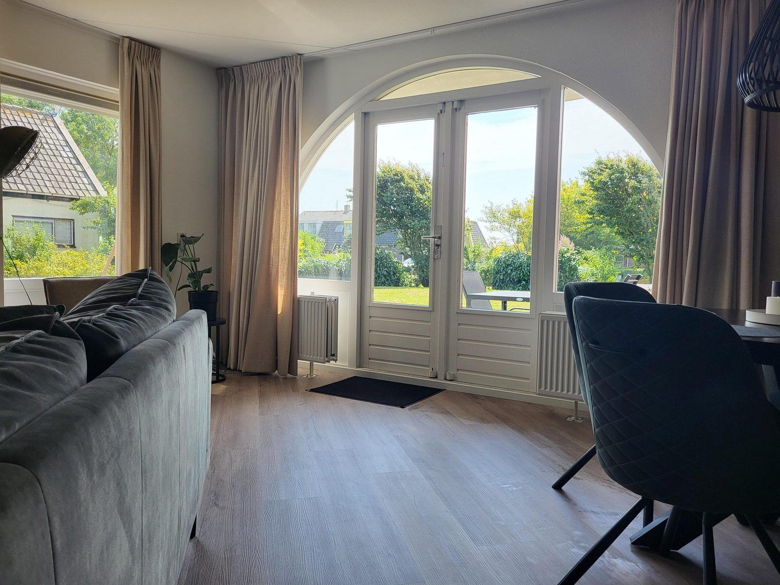 Smart TV, books, video library